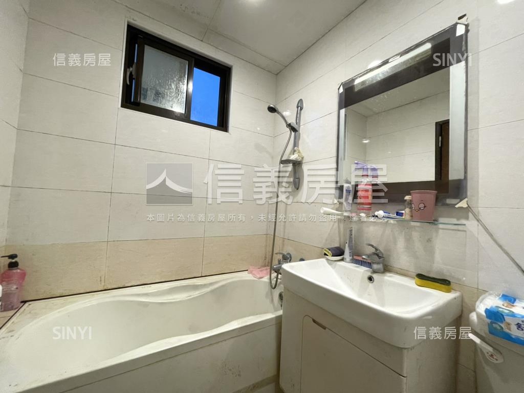 近八擴頂樓◎樓中樓露台戶房屋室內格局與周邊環境