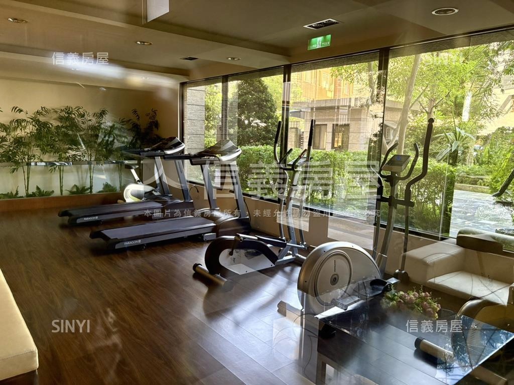 近八擴頂樓◎樓中樓露台戶房屋室內格局與周邊環境