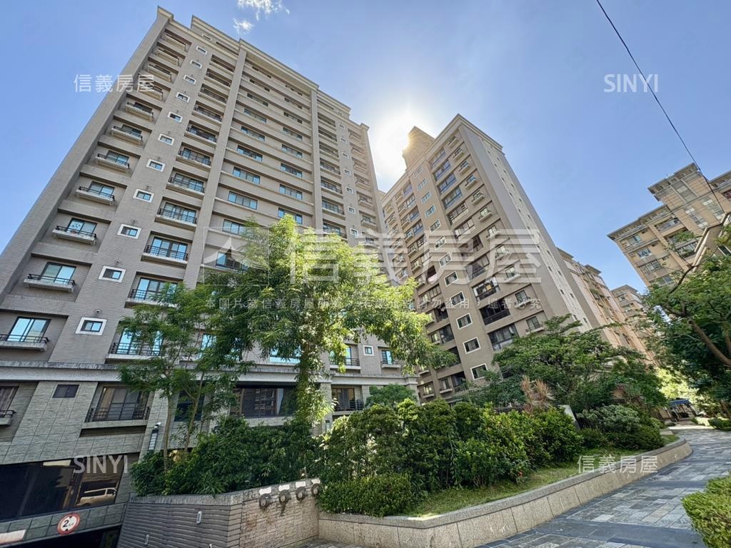 近八擴頂樓◎樓中樓露台戶房屋室內格局與周邊環境
