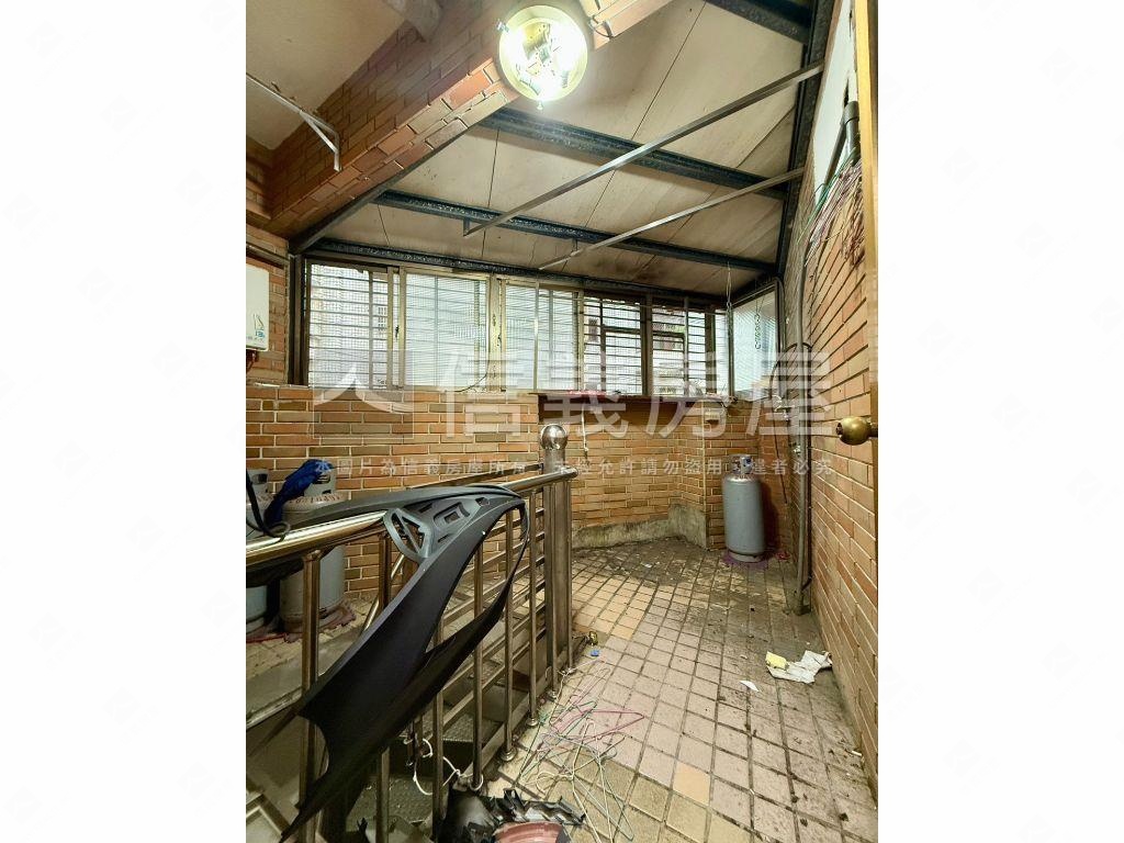 巨豪兩房兩衛加車位房屋室內格局與周邊環境