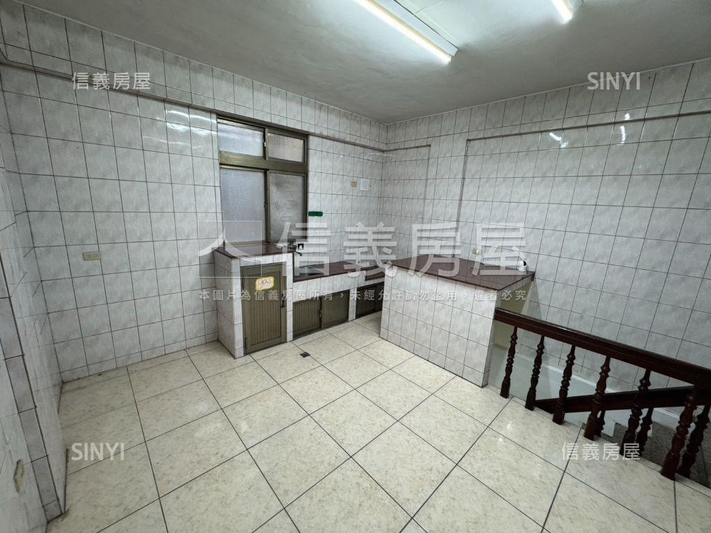 稀有☆正金陵路優質透店房屋室內格局與周邊環境
