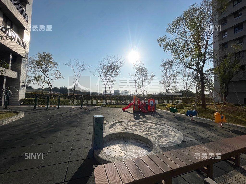 近橋科景觀兩房兩衛車位房屋室內格局與周邊環境