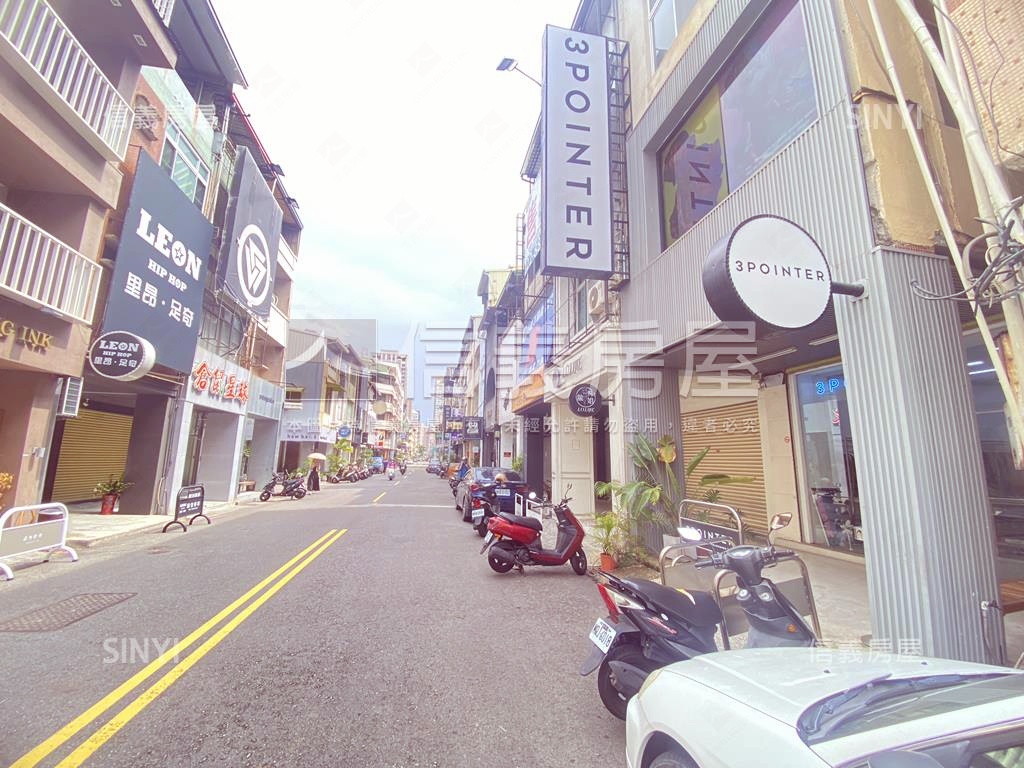 中央公園‧燙金店面房屋室內格局與周邊環境