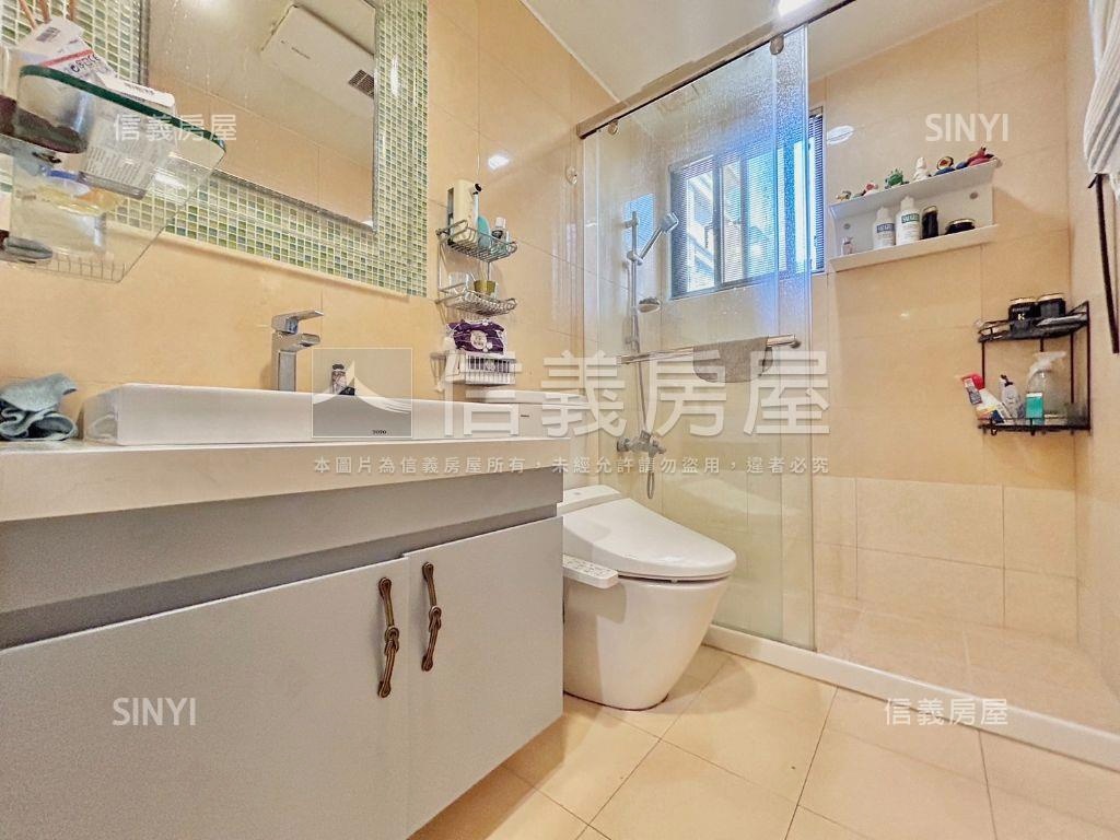 竹北大遠百旁高樓雙車位房屋室內格局與周邊環境