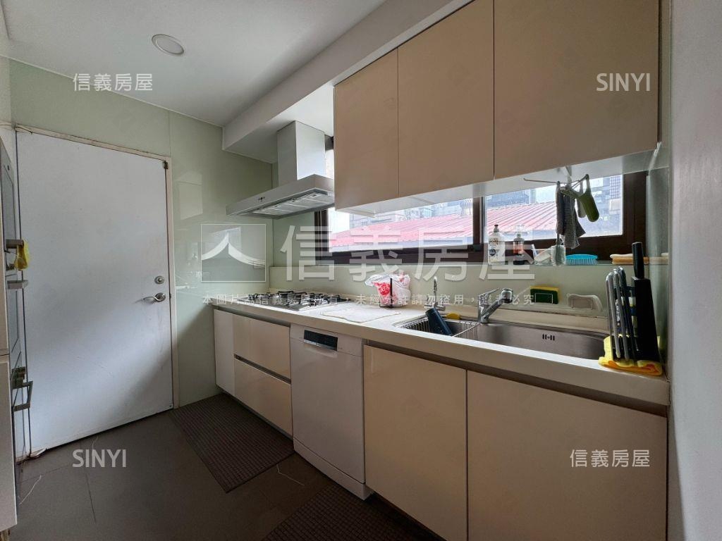 一層一戶精美豪邸房屋室內格局與周邊環境