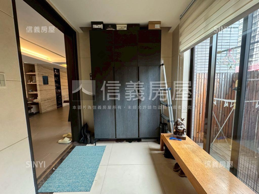 一層一戶精美豪邸房屋室內格局與周邊環境