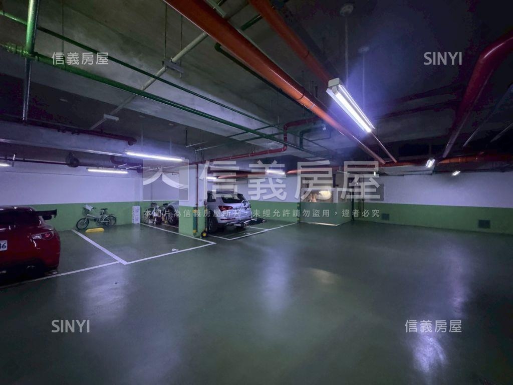 一層一戶精美豪邸房屋室內格局與周邊環境