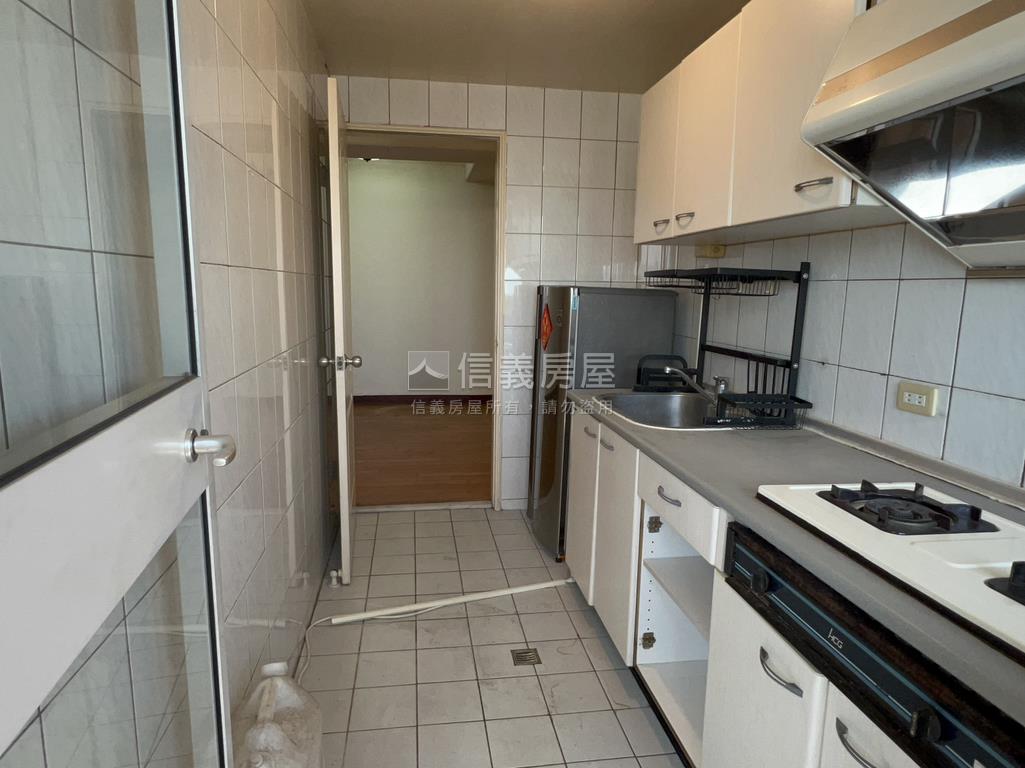 阿爾卑斯鋼骨高樓景觀屋房屋室內格局與周邊環境