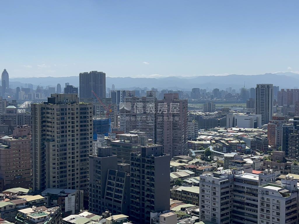 阿爾卑斯鋼骨高樓景觀屋房屋室內格局與周邊環境