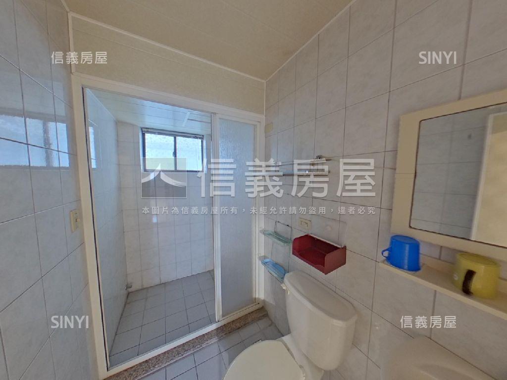 獨家小城庭院別墅美麗的家房屋室內格局與周邊環境