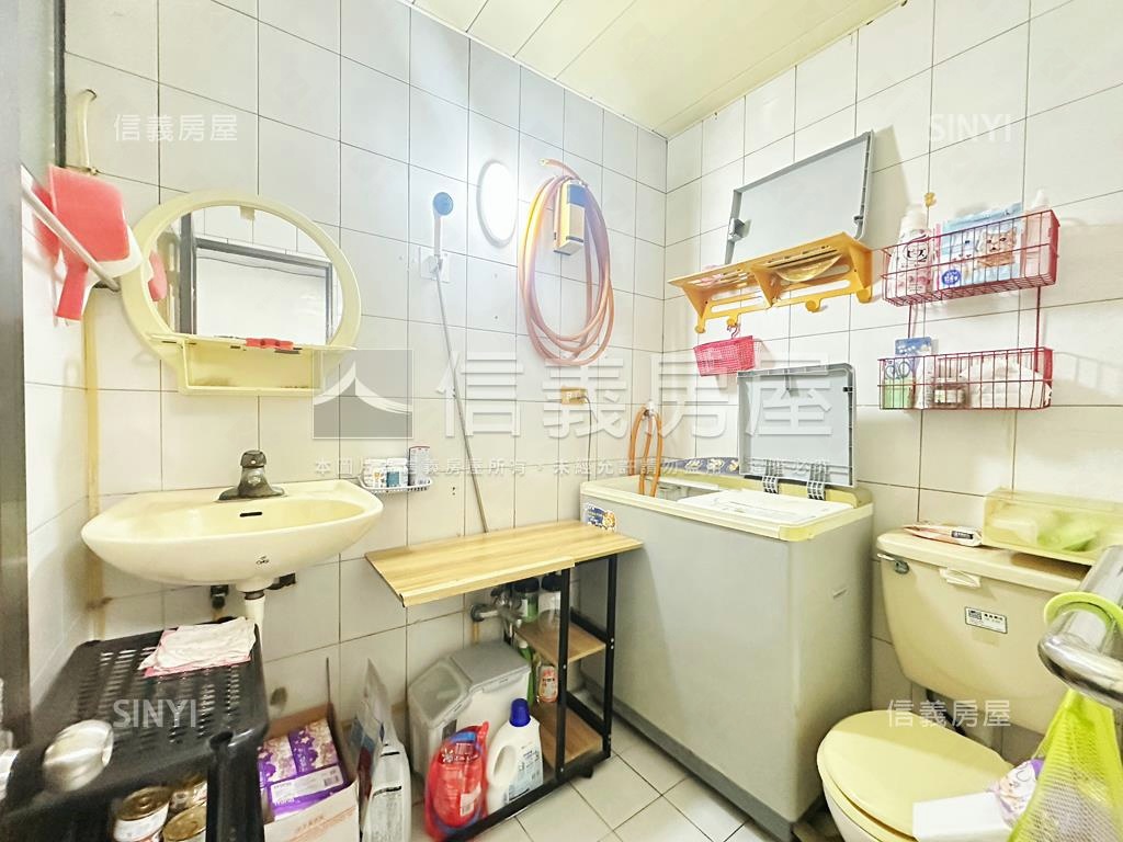 鳳山國中一層一戶三房美寓房屋室內格局與周邊環境
