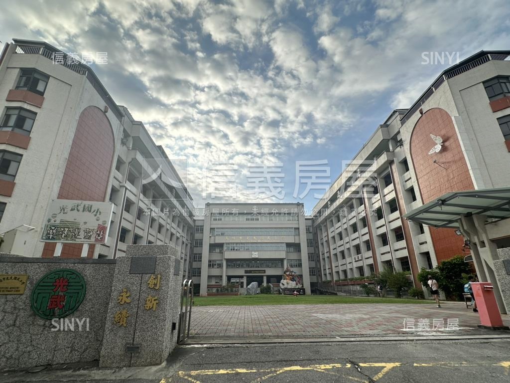 城揚ＫＳ１兩房平車房屋室內格局與周邊環境