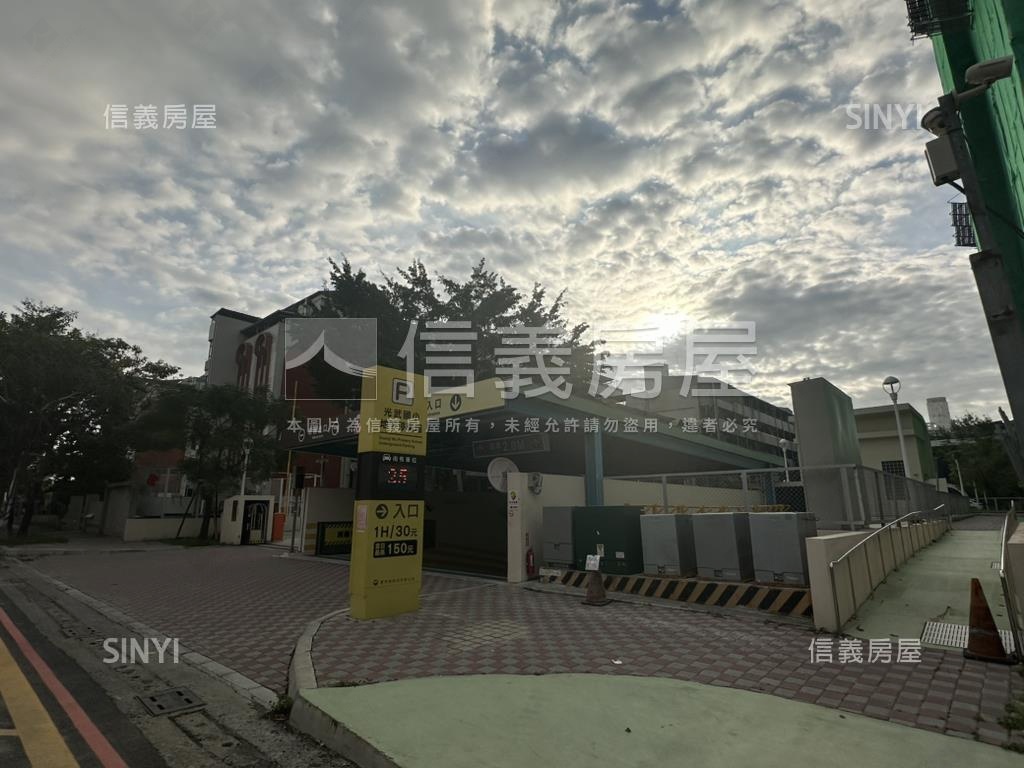 城揚ＫＳ１兩房平車房屋室內格局與周邊環境