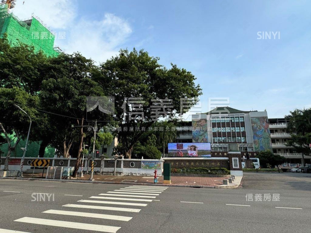 城揚ＫＳ１兩房平車房屋室內格局與周邊環境