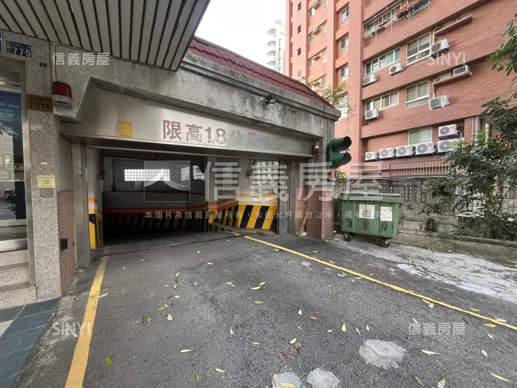 黎明商圈★三房車位房屋室內格局與周邊環境