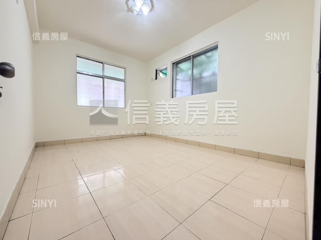 景安捷運邊間三樓房屋室內格局與周邊環境