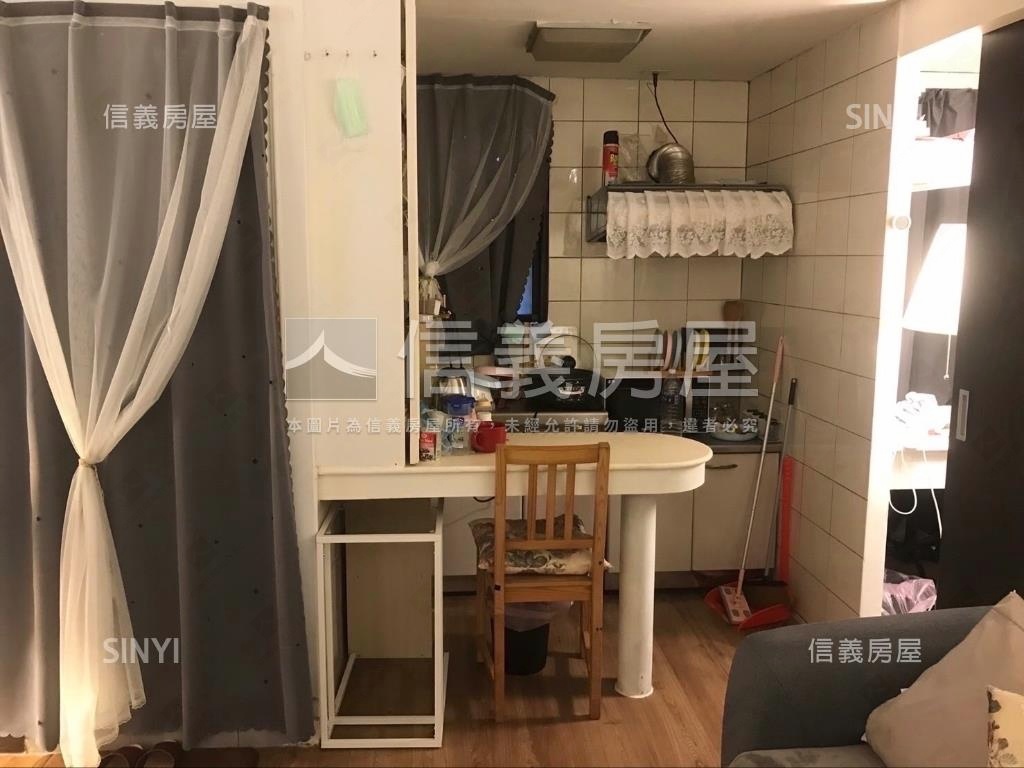 捷運賣場低總小資首選房屋室內格局與周邊環境