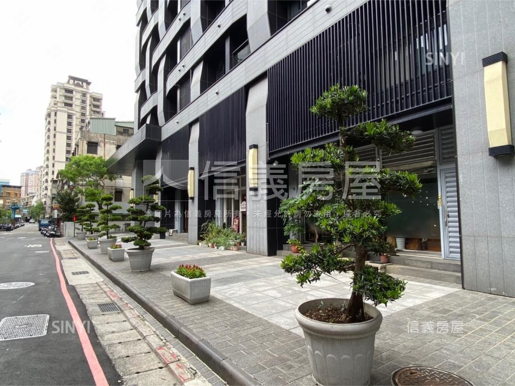 緞～雍河院大三房坡平車位房屋室內格局與周邊環境
