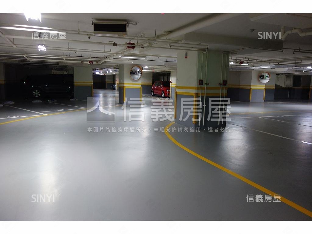 緞～雍河院大三房坡平車位房屋室內格局與周邊環境