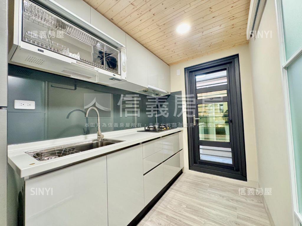 摩登美裝潢小資宅房屋室內格局與周邊環境