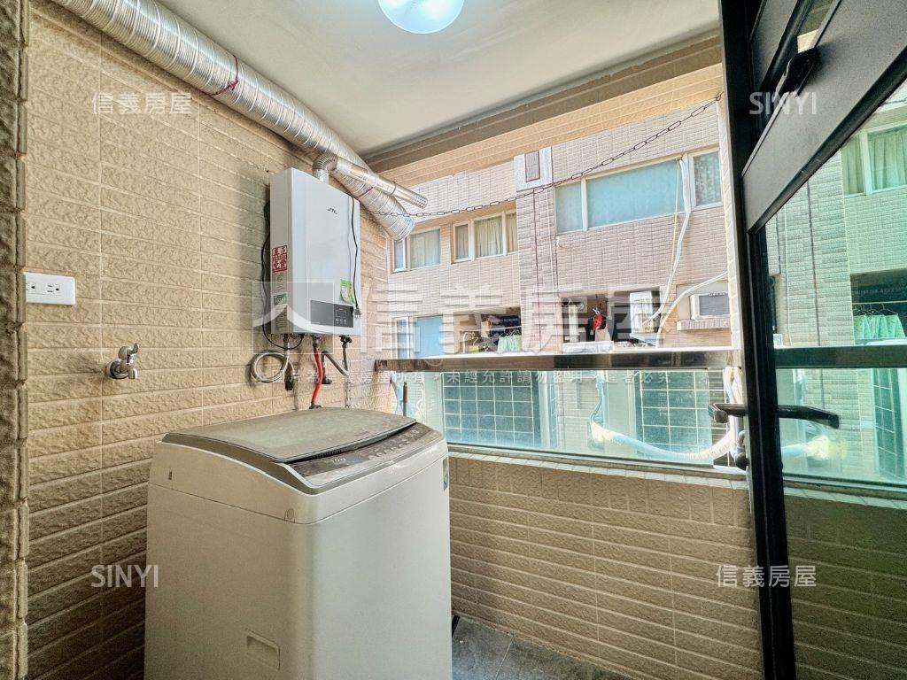 摩登美裝潢小資宅房屋室內格局與周邊環境