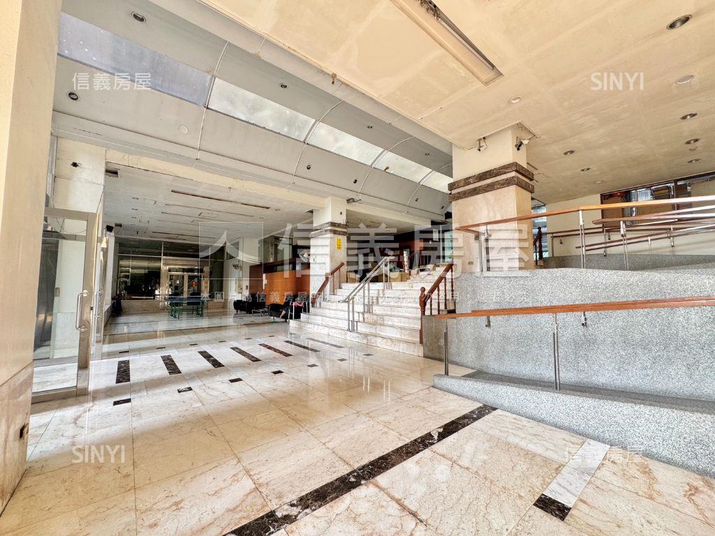 摩登美裝潢小資宅房屋室內格局與周邊環境