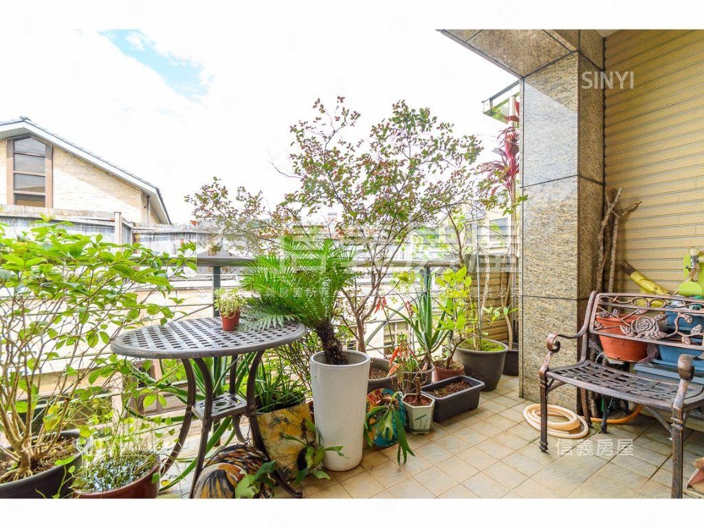 岫臻三面採光雅致樓中樓房屋室內格局與周邊環境