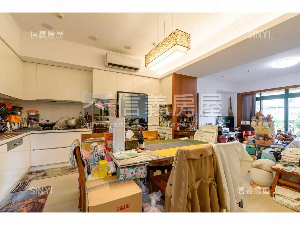 岫臻三面採光雅致樓中樓房屋室內格局與周邊環境