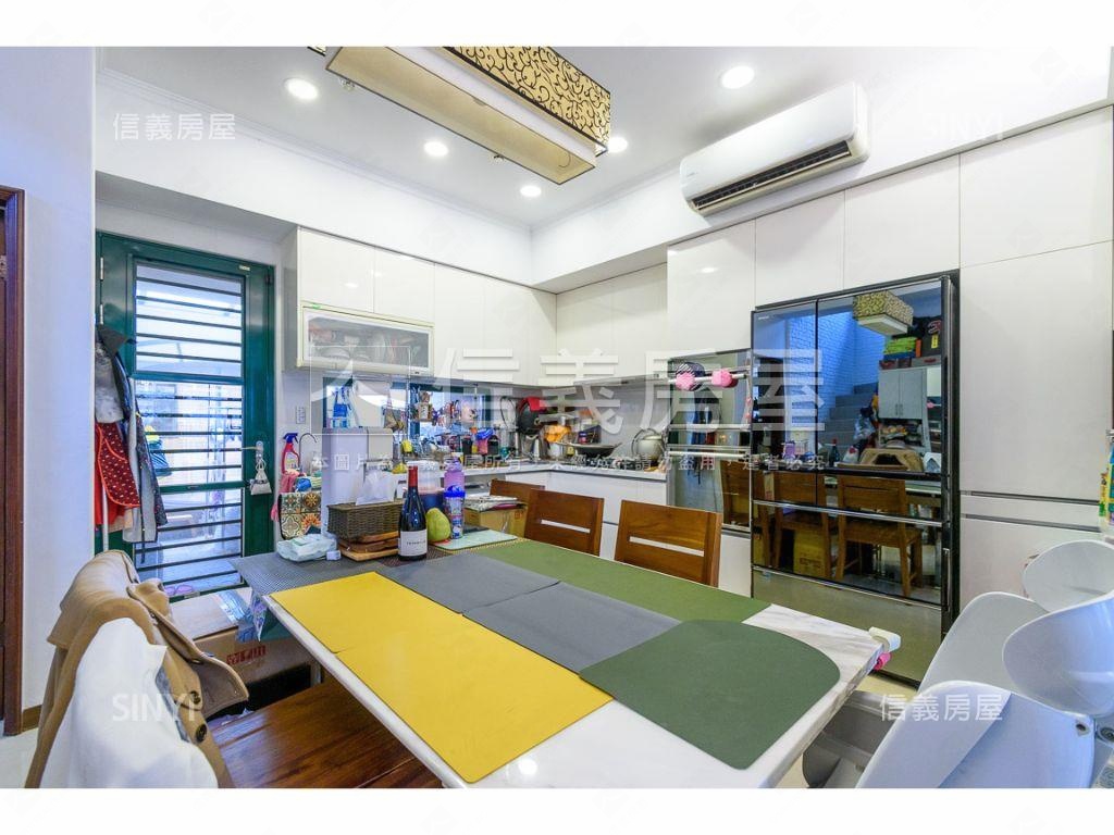 岫臻三面採光雅致樓中樓房屋室內格局與周邊環境