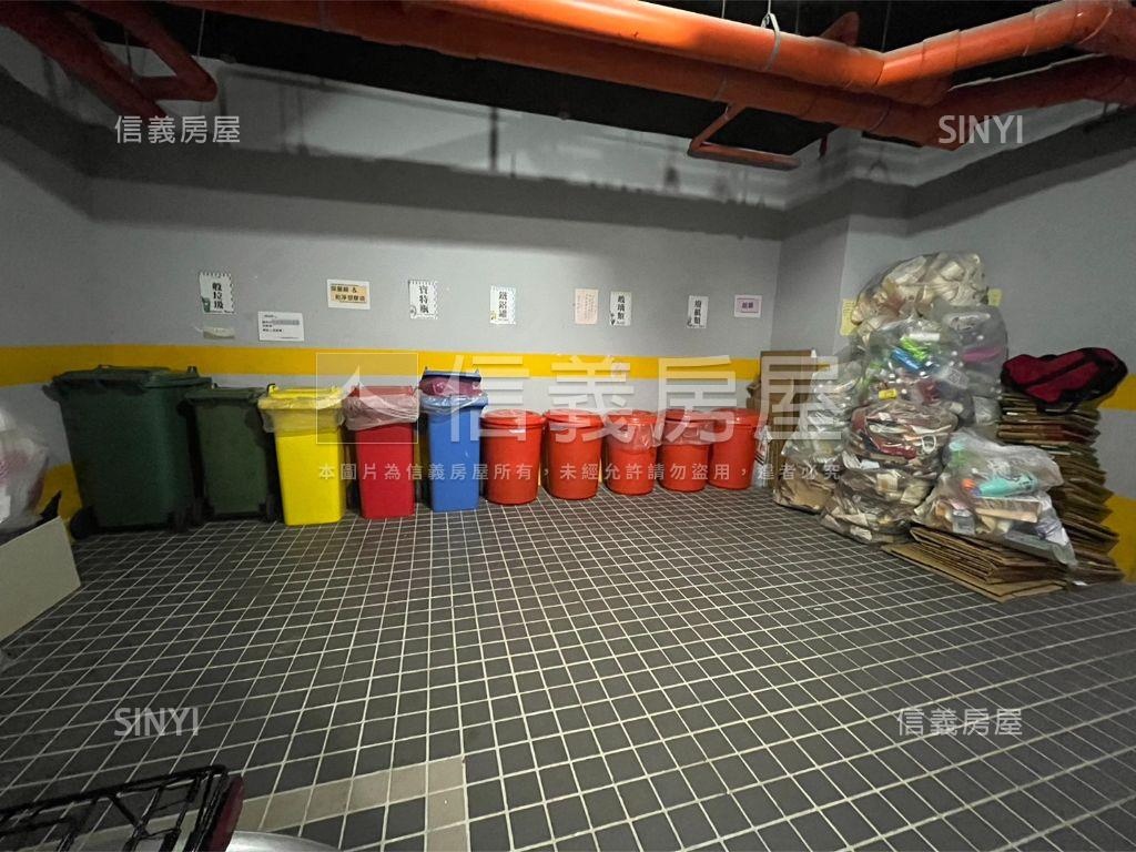 岫臻三面採光雅致樓中樓房屋室內格局與周邊環境