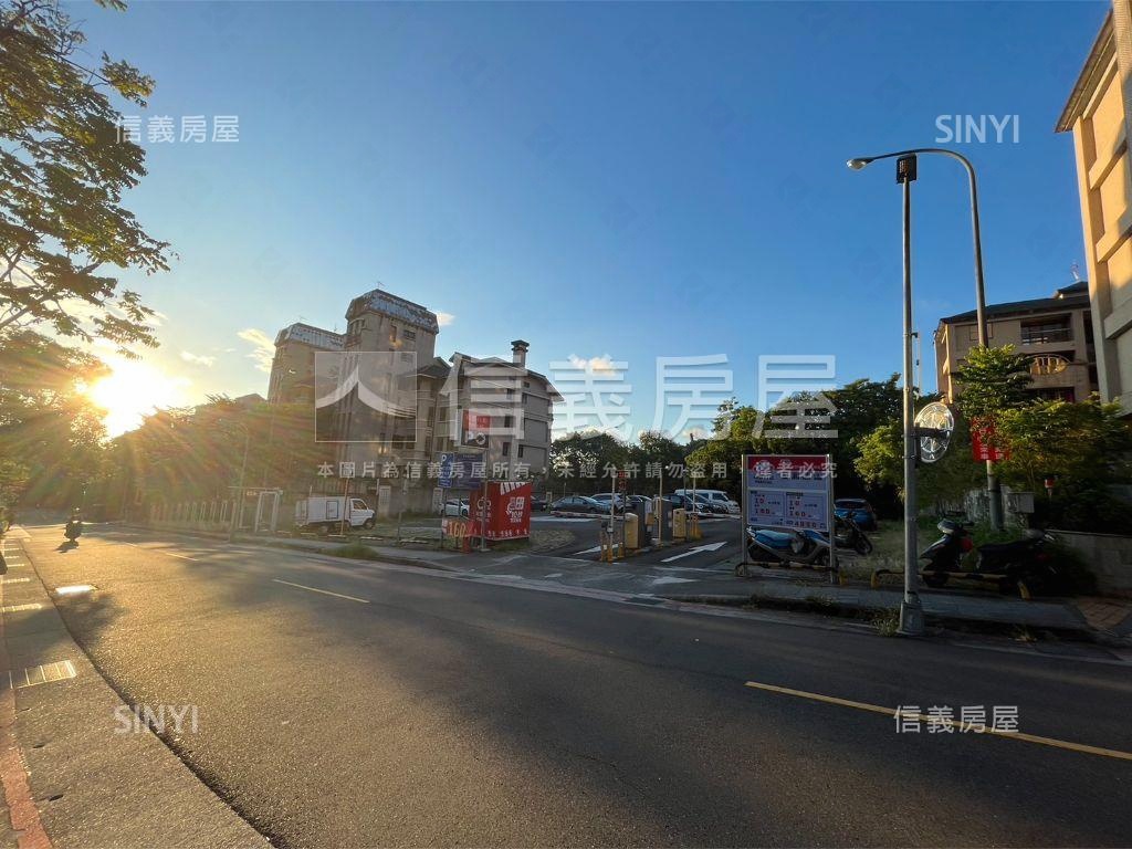 岫臻三面採光雅致樓中樓房屋室內格局與周邊環境