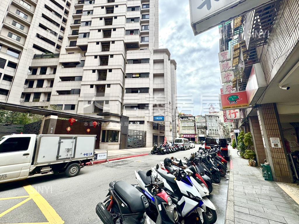 興洋新天地芳鄰三房房屋室內格局與周邊環境