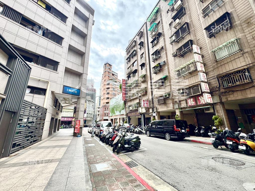 興洋新天地芳鄰三房房屋室內格局與周邊環境