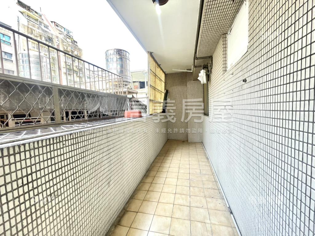 南京西路雙併三房房屋室內格局與周邊環境