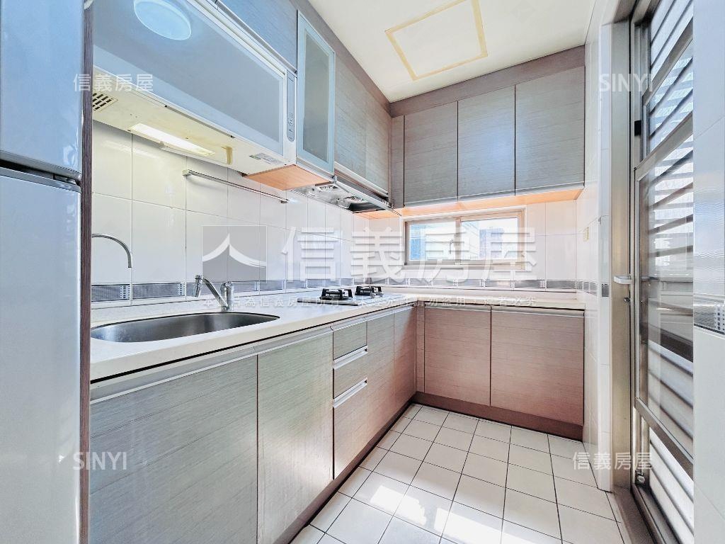 近未來Ｇ１１竹城四房車位房屋室內格局與周邊環境