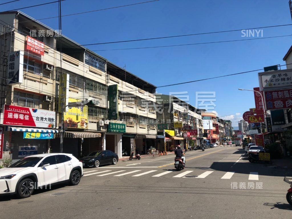 內新市場旁面寬透天角店房屋室內格局與周邊環境