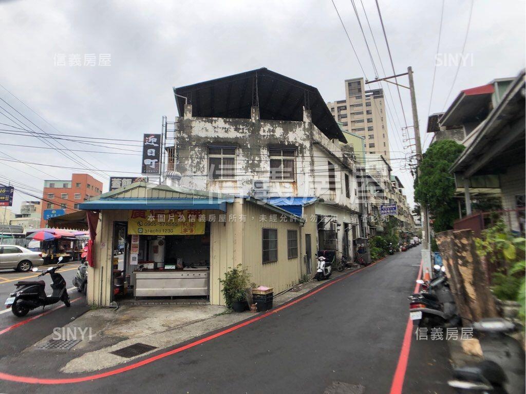 內新市場旁面寬透天角店房屋室內格局與周邊環境