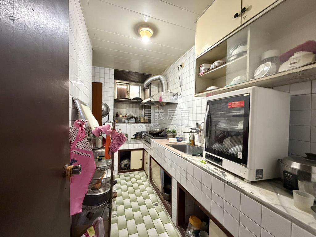 河岸第一排‧潛力公寓三樓房屋室內格局與周邊環境