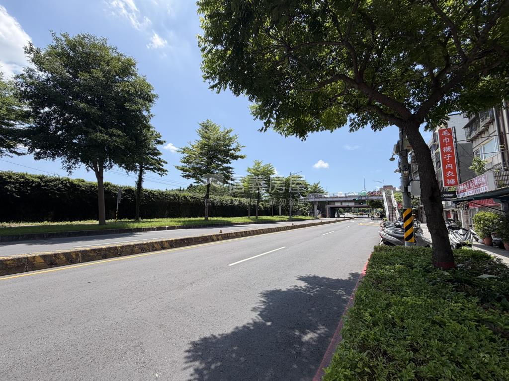河岸第一排‧潛力公寓三樓房屋室內格局與周邊環境