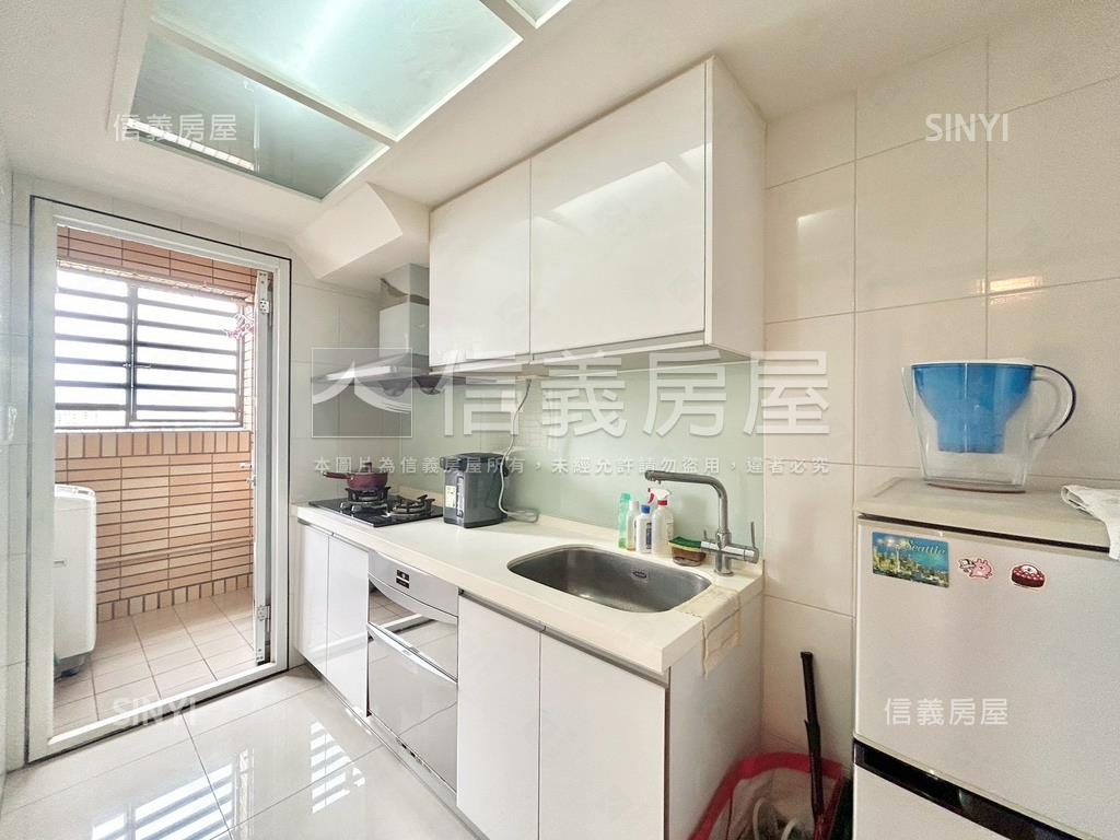 ＭＭ２１高樓視野兩房車位房屋室內格局與周邊環境