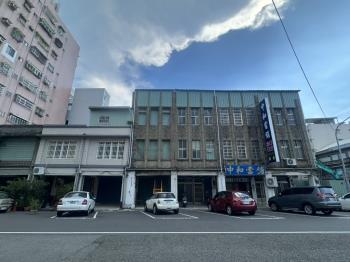 鹽埕興華街整排透天店面