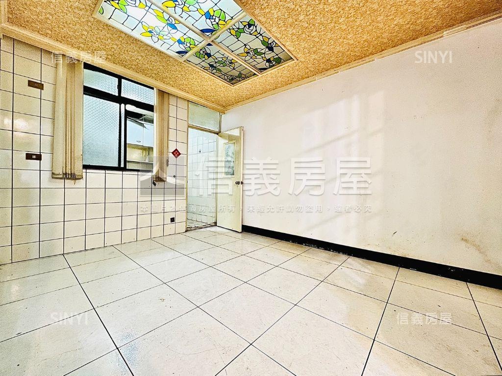 龍華邊間低樓層３房房屋室內格局與周邊環境