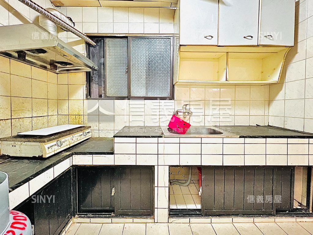 龍華邊間低樓層３房房屋室內格局與周邊環境