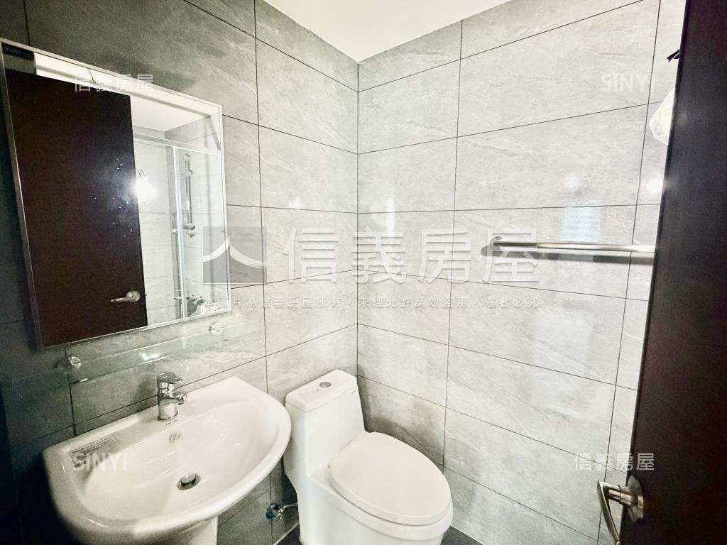 理享城高樓２房２衛附車位房屋室內格局與周邊環境