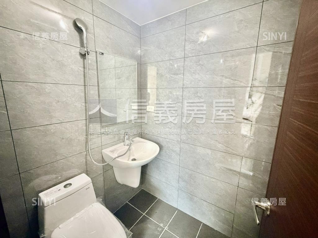 理享城高樓２房２衛附車位房屋室內格局與周邊環境