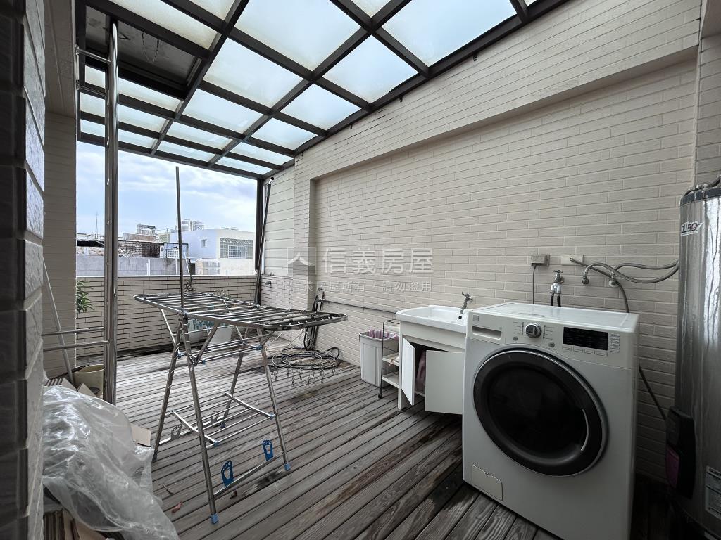 大灣市中心雙車輕屋齡車墅房屋室內格局與周邊環境
