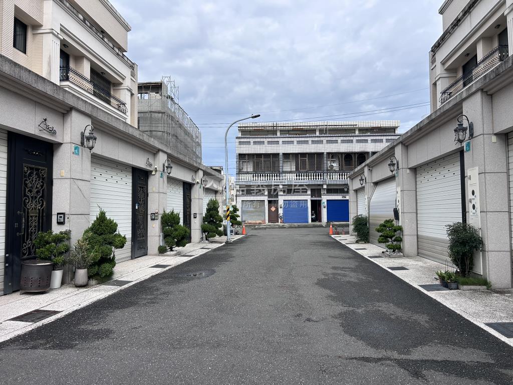 大灣市中心雙車輕屋齡車墅房屋室內格局與周邊環境
