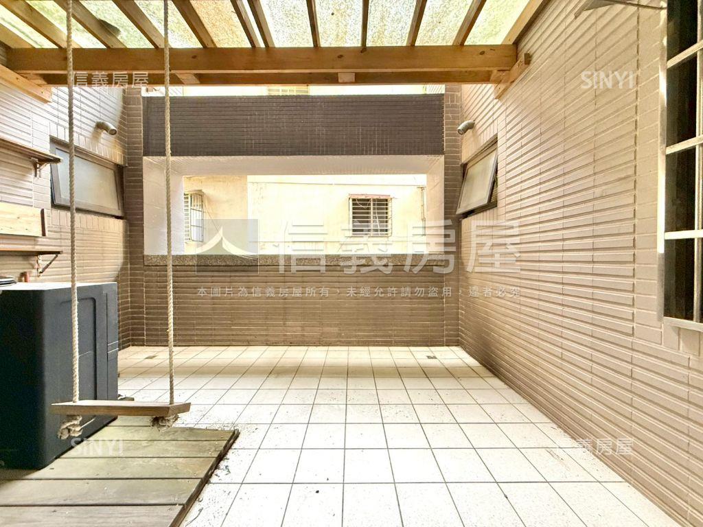 東台北稀有露台戶帶車位房屋室內格局與周邊環境