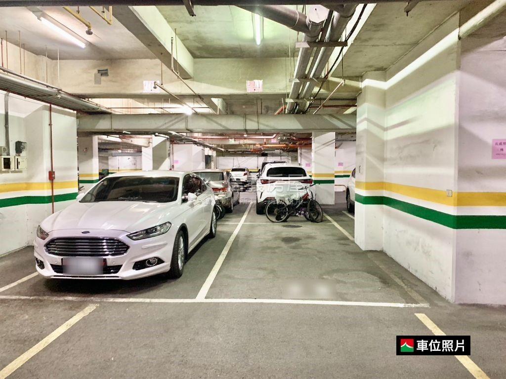 福邸龍門３房車位房屋室內格局與周邊環境
