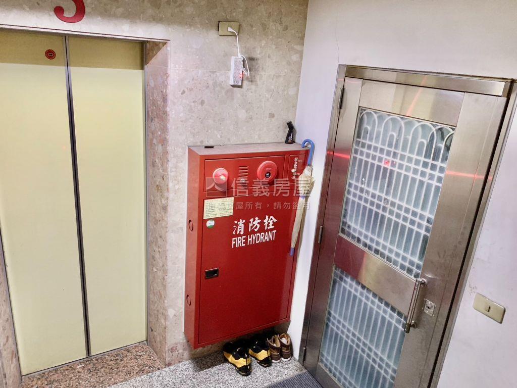 福邸龍門３房車位房屋室內格局與周邊環境